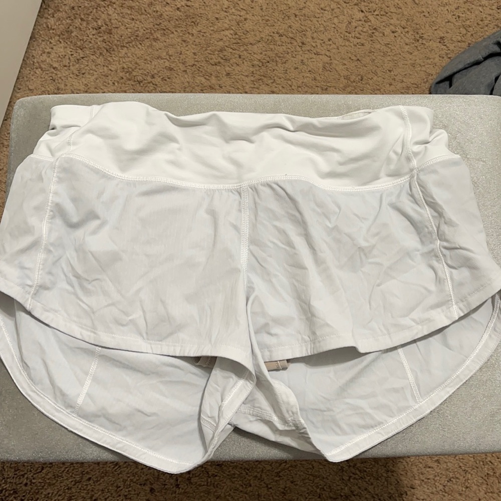 white lulu shorts 2.5”